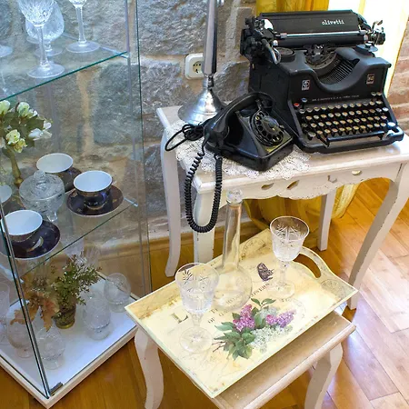 Appartamento Theatre *