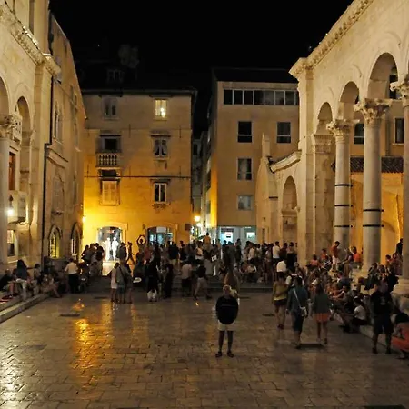 Appartamento Theatre