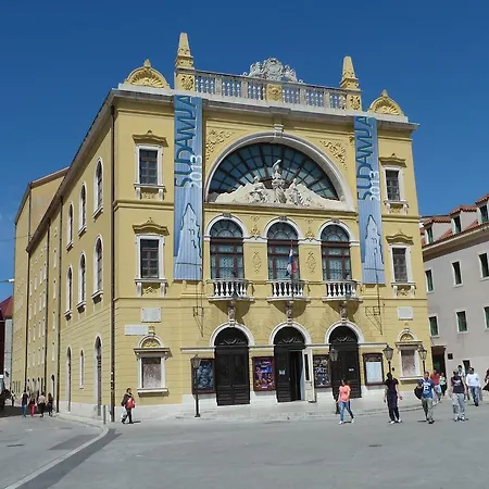 Апартаменты Theatre Сплит